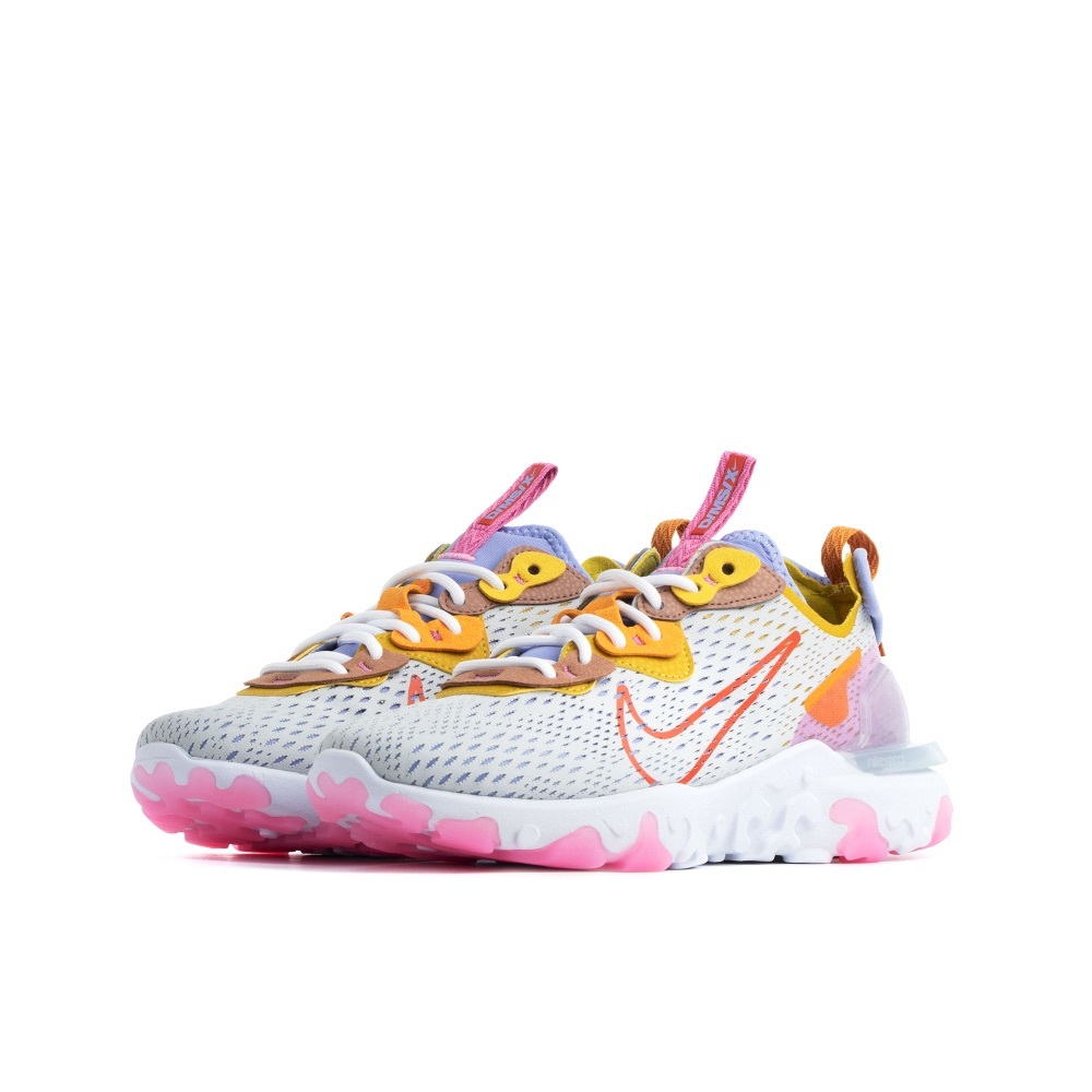 NIKE React Vision in Pure Platinum